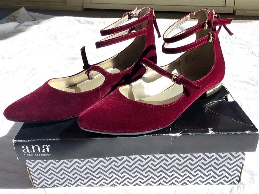 A.N.A. Women's Size 7.5M Uma Burgundy Velvet Sandals Strappy Flats Formal